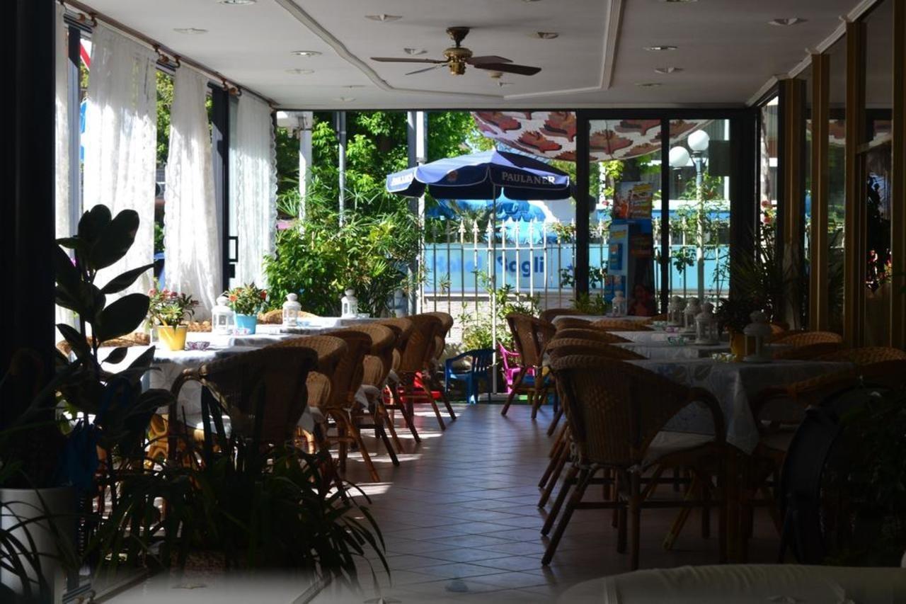Hotel Alfredo'S Rimini Exterior photo
